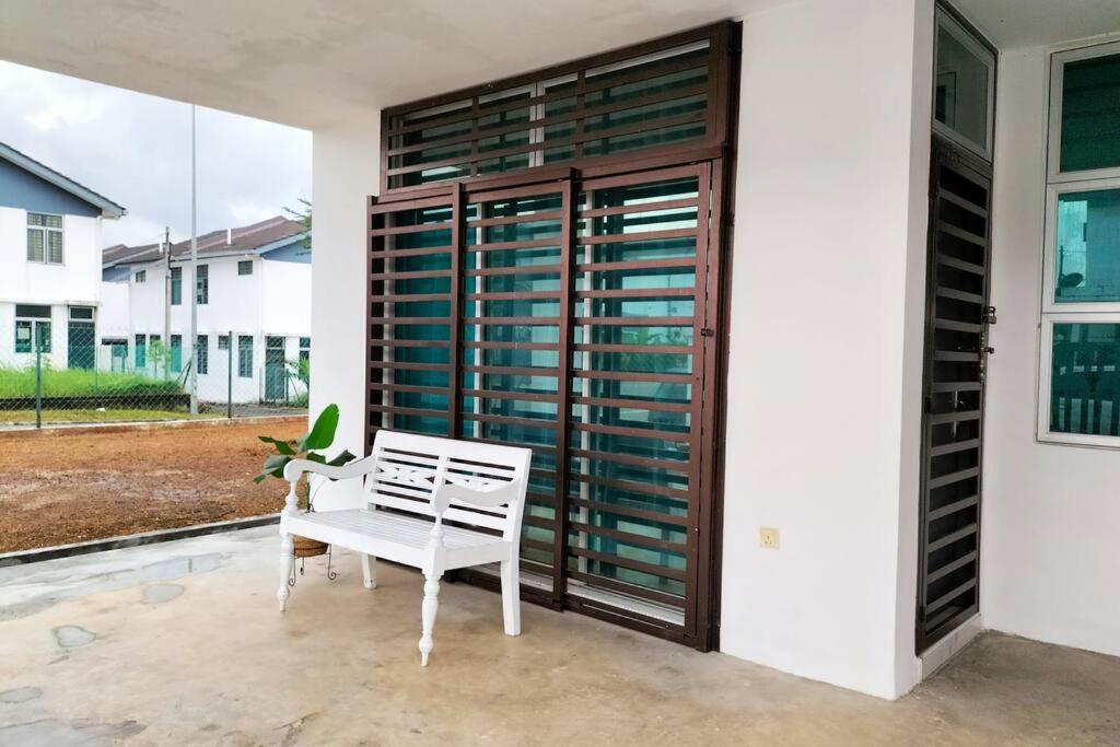 Iris 55 Corner Lot House Spacious Outdoor With Wi-fi * Johor Bahru