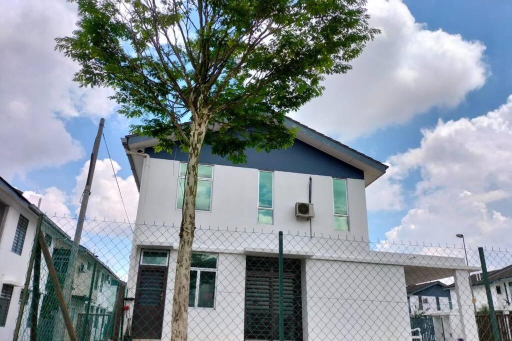 Rumah percutian Iris 55 Corner Lot House Spacious Outdoor With Wi-fi