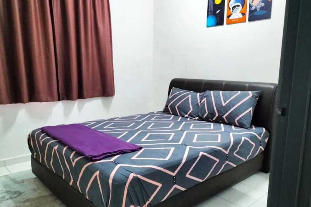 Iris 55 Corner Lot House Spacious Outdoor With Wi-fi Rumah percutian *
